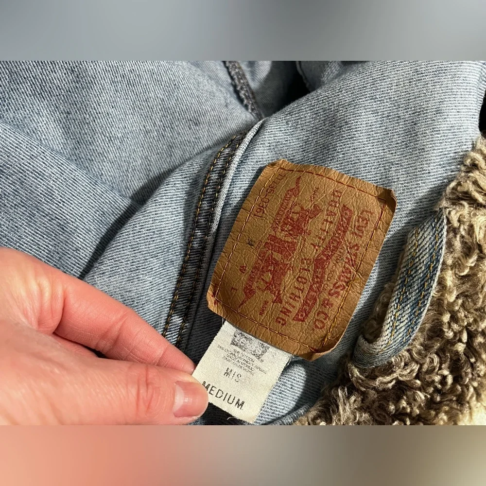 Vintage Levi's Denim Jacket - Picture 6 of 6